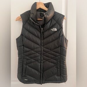 Women The North Face 550 Aconcagua down puffer full zip-up vest jacket